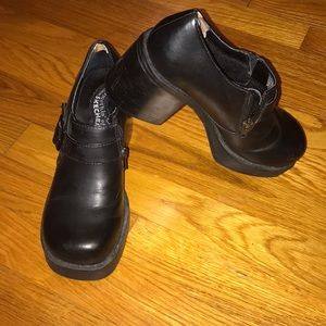 Boots “Somethin’ else from Sketchers”